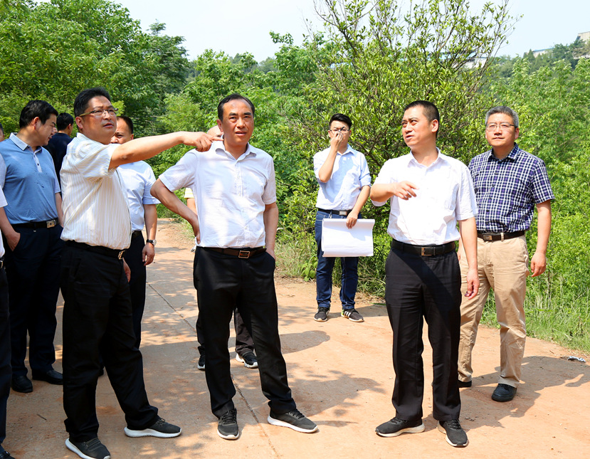 綜合整治環(huán)保項目 全力守護綠水青山 ——市委副書記、市長趙輝視察城市黑臭水體整治及污水垃圾處理設(shè)施項目